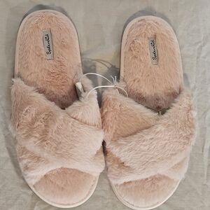 *NWT* Splendid Pink Slippers